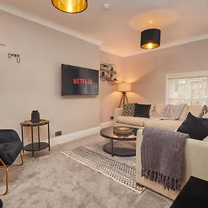  Apartment The Swan - Free Parking United Kingdom